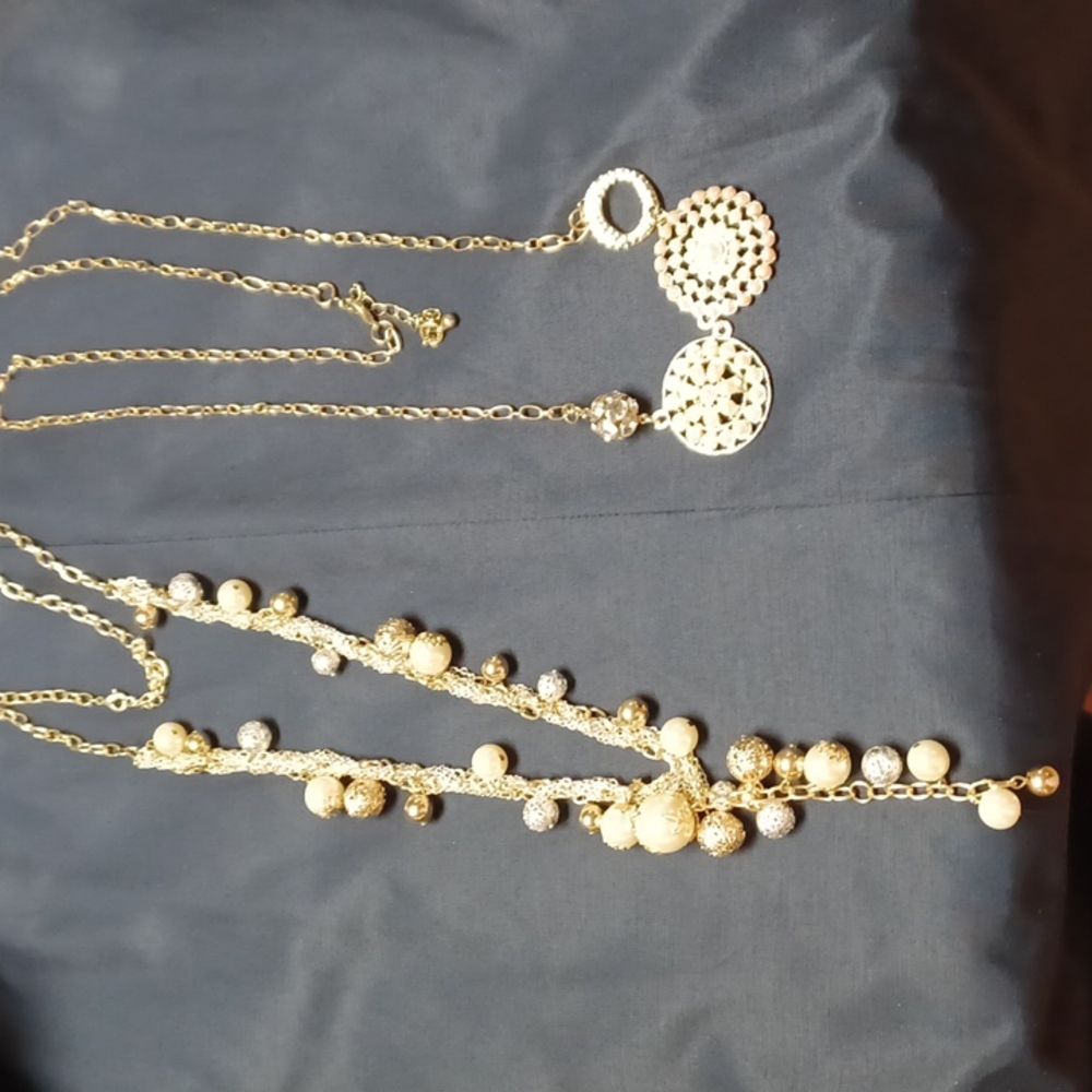 2 costime jewelry necklaces